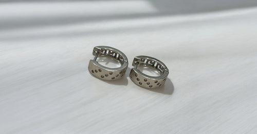 18K Gold Diamond Huggie Hoop Earrings | Luxury Diamond Earrings